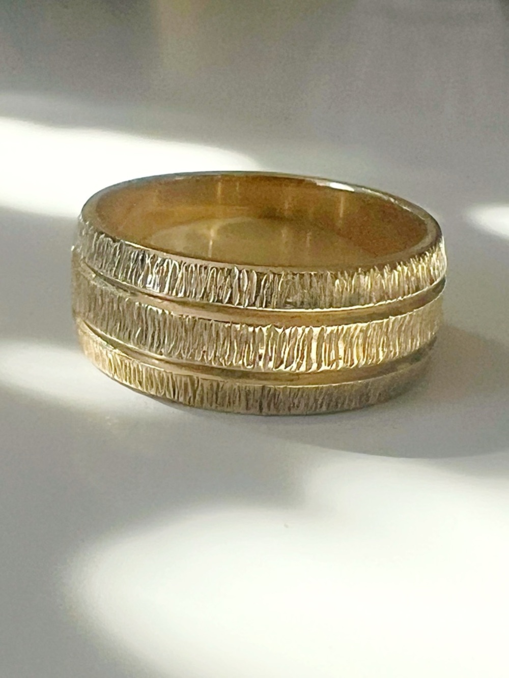 Vintage 14K Gold Artcarved Textured Ring Band Size 7 - Picture 7 of 7